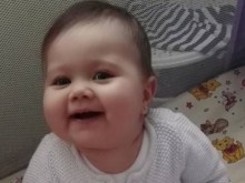 Родители търсят помощ, за да заведат дъщеричката си за операция в САЩ
