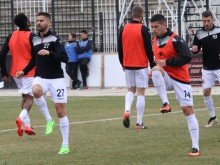 Дълга почивка и без контрола за Локо в паузата