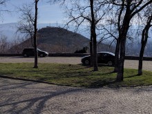 Всичко в крайна сметка опира до самосъзнание, съграждани! А тези двамцата?