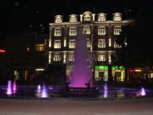 Знакови сгради в Пловдив потъват в мрак