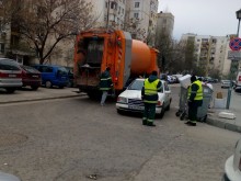 Аман от такива! Направо и старият "Мерцедес" в боклука!