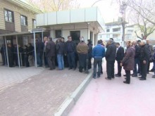 Скандали и напрежение още от сутринта при гласуването в Турция