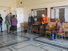 Пловдивчани се събудиха и започнаха да гласуват