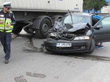 Пловдивски ТИР смачка кола при забранена маневра