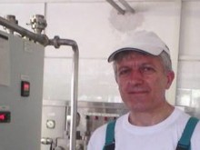 Мъж се нуждае спешно от пари за колянна става, за да спаси крака си