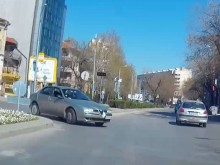 Бруталното тъпчене на закона в Пловдив продължава! Къде сте, господа полицаи?