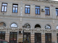 Централна гара се сдоби с нова дограма