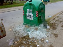 Абсурдно: Ничии боклуци задръстват града