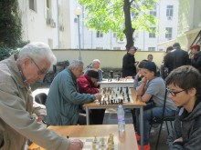 Шахматен празник "Сблъсък на поколенията“ в район "Централен“