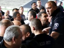 Видео: Грозни сцени в ложата на Лаута, изведоха шеф на ЦСКА