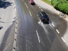 Вода шурна в подлеза на "Гладстон"