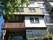 Пловдивчанин преобрази панелката си в "битов" стил