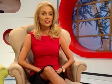 Венета Райкова: Шеф на телевизия си вика за секс синоптичката с буклите!