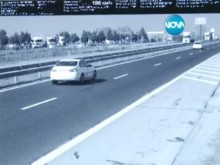 Австрийски автомобил полетя с 215 км/ч по АМ "Тракия"!