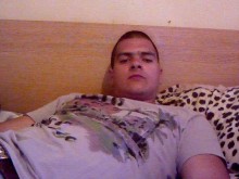 Ето го гамена, който нападна възрастна жена на спирка в Бургас!