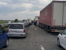 Първо в Plovdiv24.bg: Ексклузивни снимки от затворената магистрала край Пловдив!