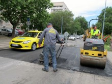 Нови повдигнати пешеходни пътеки по бул. "Никола Вапцаров"