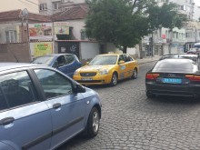Страхотна наглост блокира пловдивски булевард: На мене не ми пречи!
