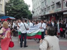 Празничното настроение обхвана Пловдив, хиляди ученици в грандиозното шествие