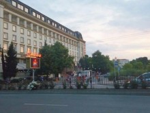 Мобилни камери хванаха в крачка приятели на пловдивски абитуриенти