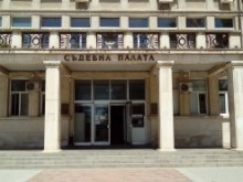Искат 10 г. затвор за учител по музика, блудствал с 6 ученички