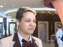 Търсят психолог за ритнатата от шведа камериерка в Слънчев бряг