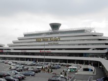 Самолет кацна извънредно в Кьолн заради подозрителни пътници