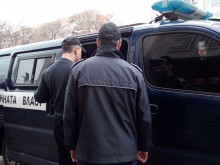 Прокуратурата привлече като обвиняеми двамата полицаи за кражбата на микробус с цигари в Пловдив