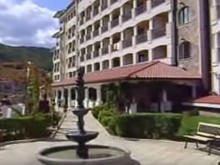 Горя хотел в Обзор, 32-годишен е в болница