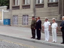 Наградиха военните, участвали в спасителната операция при инцидента с вертолета