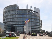 Европарламентът иска по-строги мерки срещу фалшивите новини