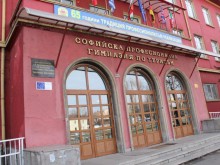 Ученик в нервна криза нахлу в учителска стая, преподавателка е в болница