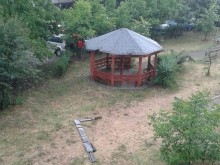 Бурята в Пловдив отнесе част от беседка