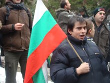 Сигнал за бомба сложи край на протеста в София