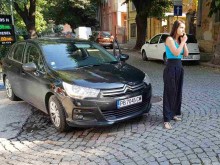 Само в Plovdiv24.bg: Шофьорка с грубо нарушение сътвори див екшън! Обижда, заплашва, блъска!