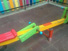 Читателка сигнализира за състоянието на площадката край блок 173 в "Тракия"