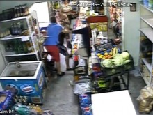 Цигани пребиха публично полицай след засада в хранителен магазин