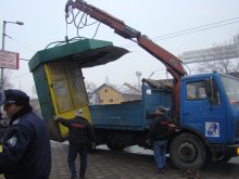 Махат неугледните сергии и павилиони от центъра
