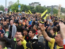 Македонската полиция задържа автобус с фенове на Ботев
