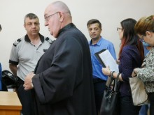 Как става това? Ето кой мастит адвокат защитава ромите биячи!
