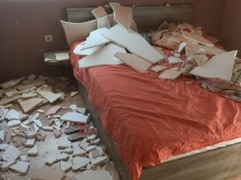 Таван се срути върху спалня в дом, купен за 1200 евро/кв. м