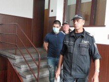 Родители и приятели в съда за подкрепа на убиеца Гюрганчев