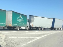 Над 26 са вече пострадалите при мелетата по АМ "Тракия", вижте още едно видео от мястото