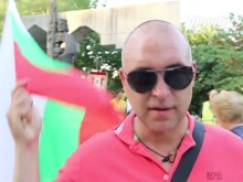 Протестиращ в Асеновград: Циганите да си заминават в Индия