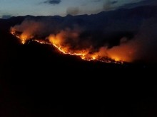 Продължава гасенето на големия пожар в Пирин