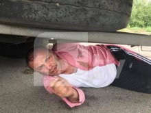 Мъртвопиян турчин буйства на АМ "Тракия", скри се под камиона си!