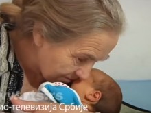 60-годишна жена тъкмо роди и мъжът й офейка