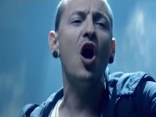 Вокалистът на Linkin Park се обеси в дома си