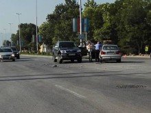 Джип и лек автомобил катастрофираха на Карловско шосе