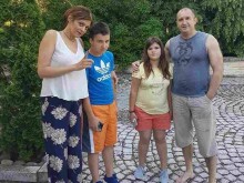 Фейсбук кипна заради снимка на президента Радев